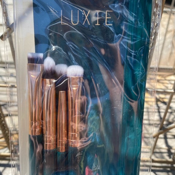 LUXIE Enchanted Eye Set NIB - Picture 3 of 6